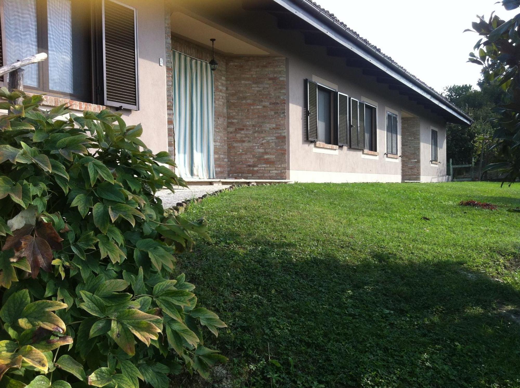 Agriturismo Bottega Di Rosanna Castagnole delle Lanze Pokój zdjęcie